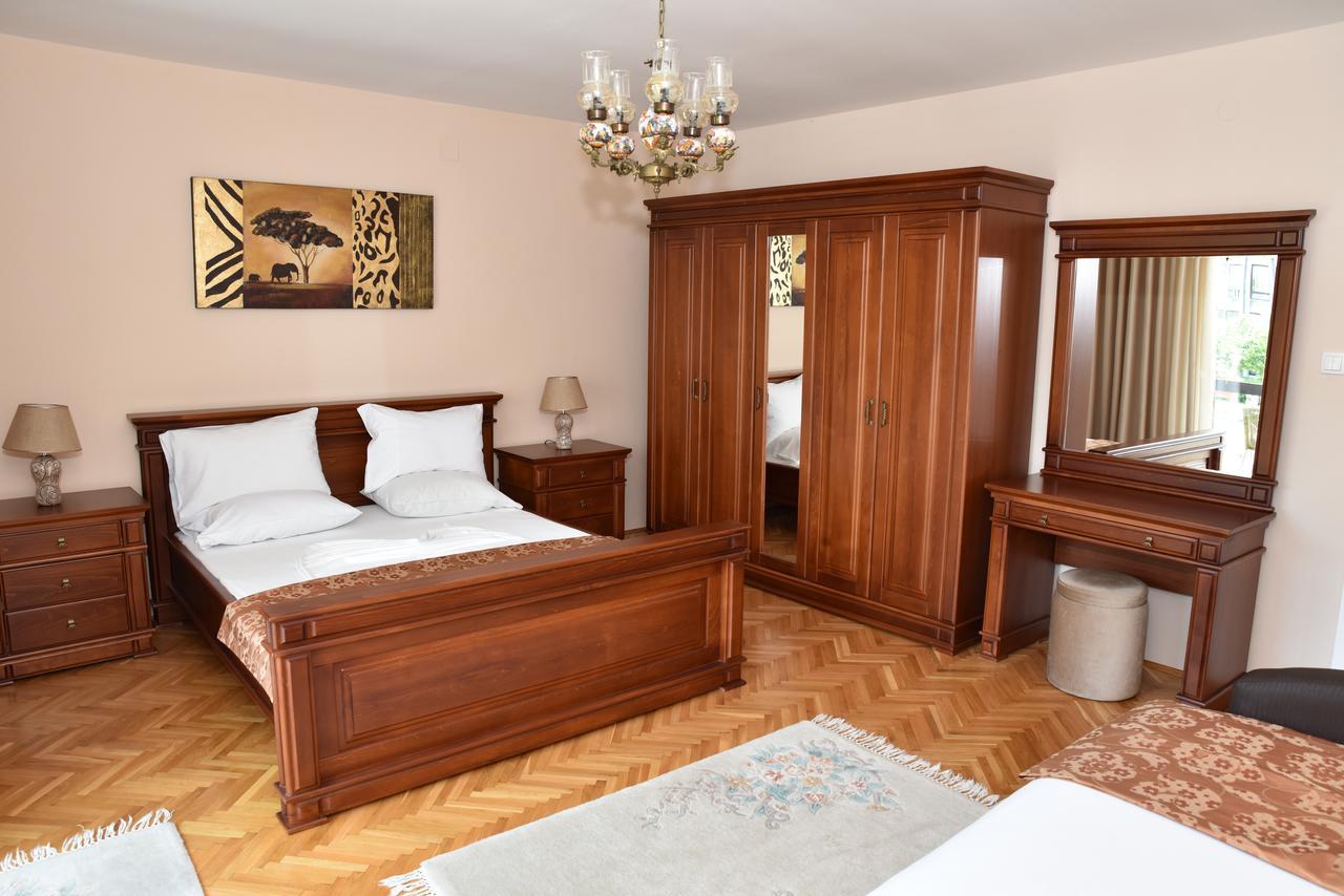 Guest House Evropa Ulcinj Exterior photo