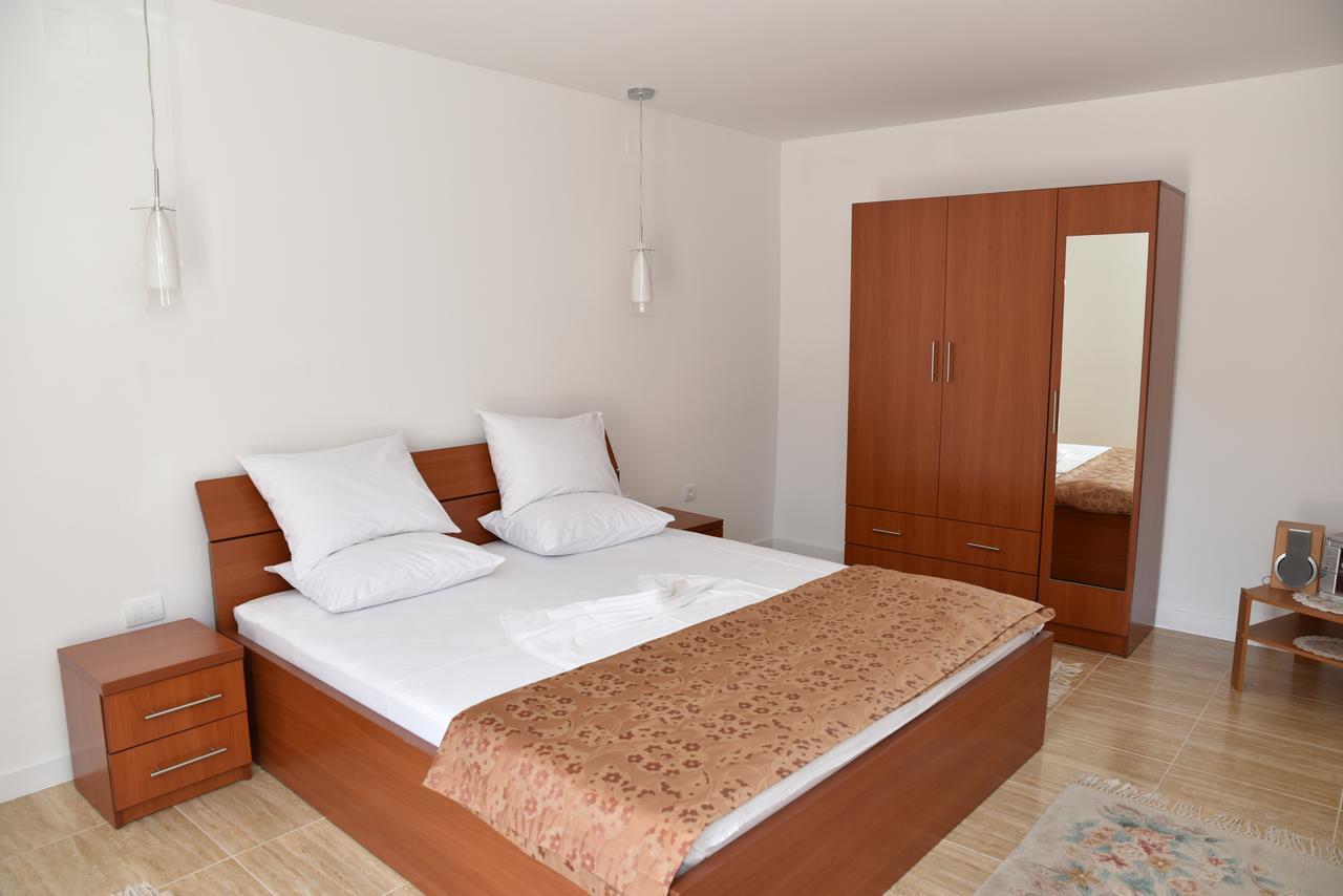 Guest House Evropa Ulcinj Exterior photo