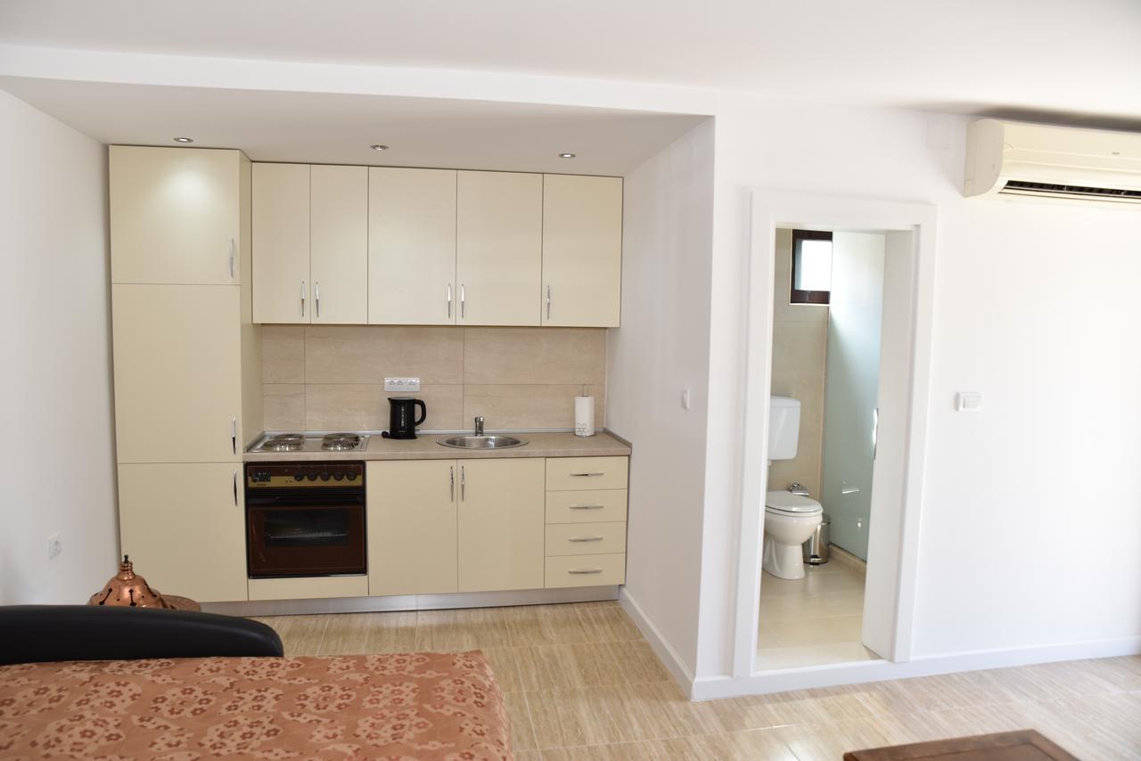 Guest House Evropa Ulcinj Exterior photo