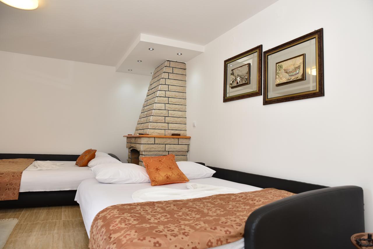 Guest House Evropa Ulcinj Exterior photo